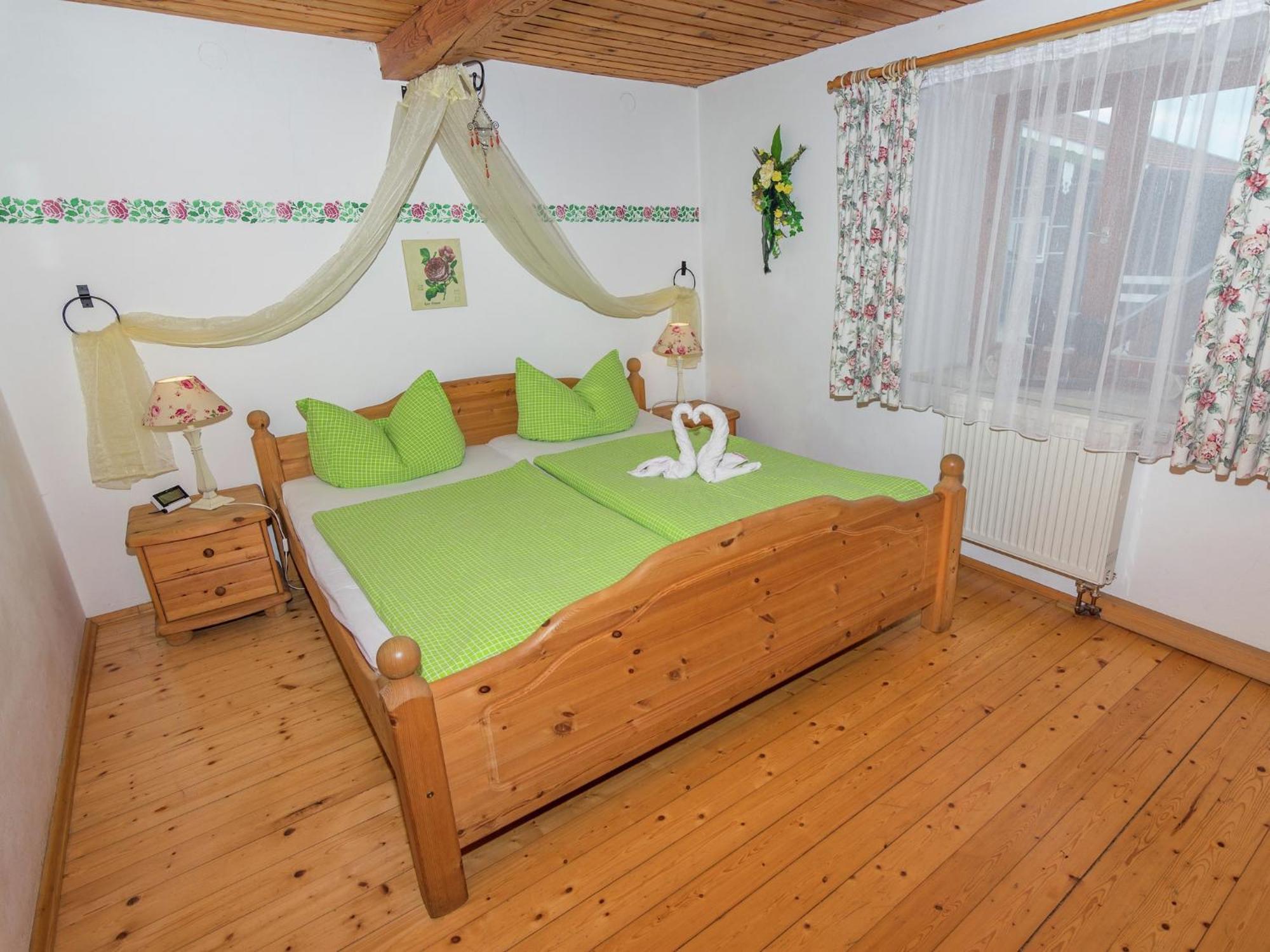Alluring Holiday Home In Ubersee With Whirlpool מראה חיצוני תמונה