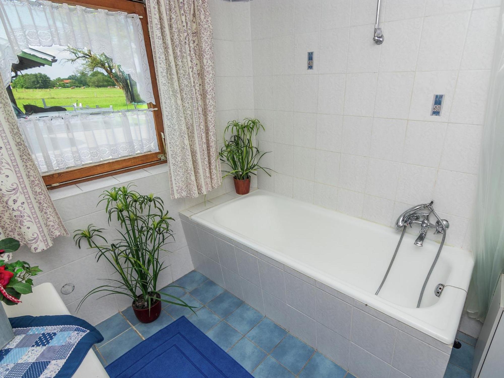 Alluring Holiday Home In Ubersee With Whirlpool מראה חיצוני תמונה