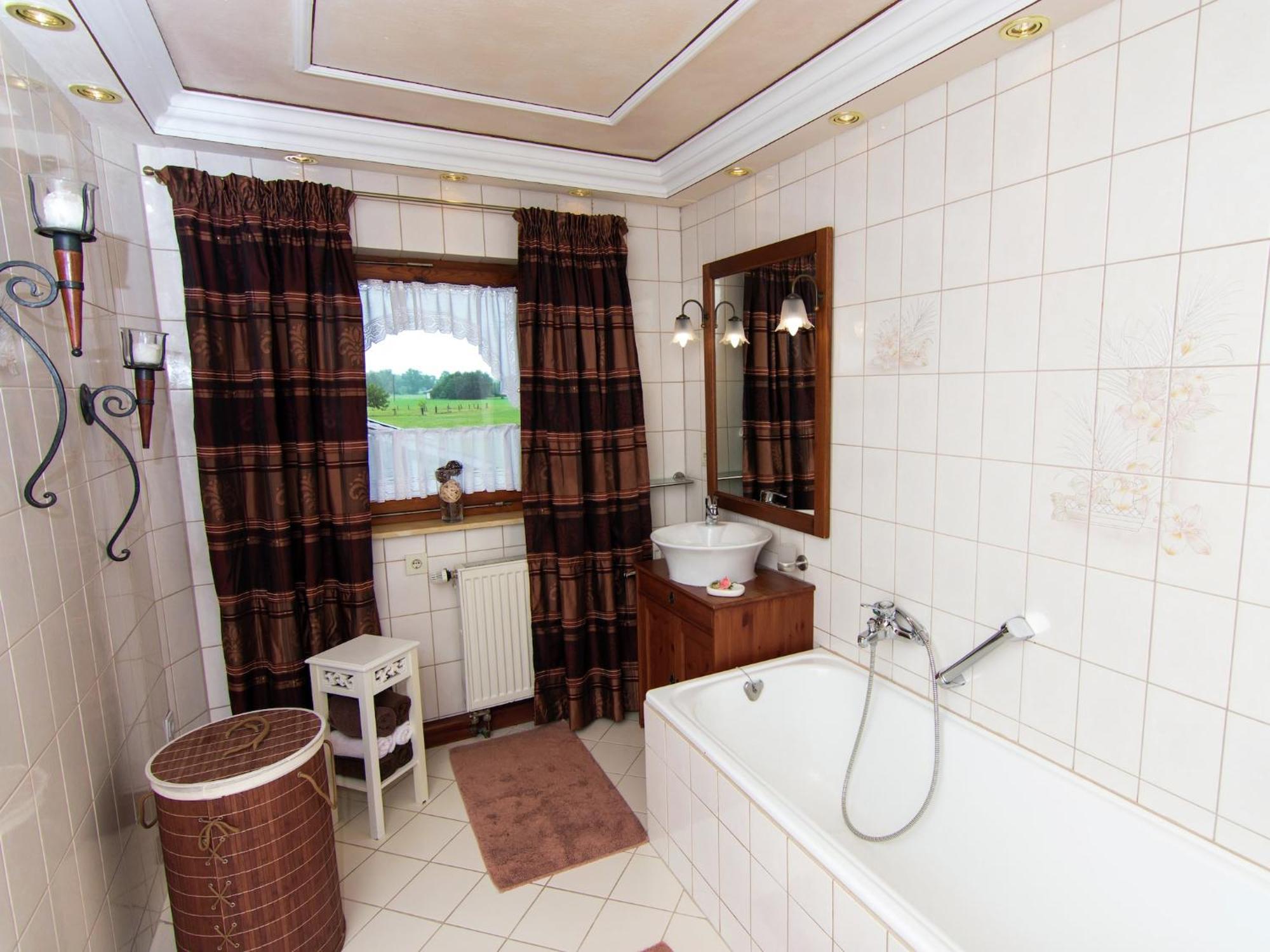 Alluring Holiday Home In Ubersee With Whirlpool מראה חיצוני תמונה