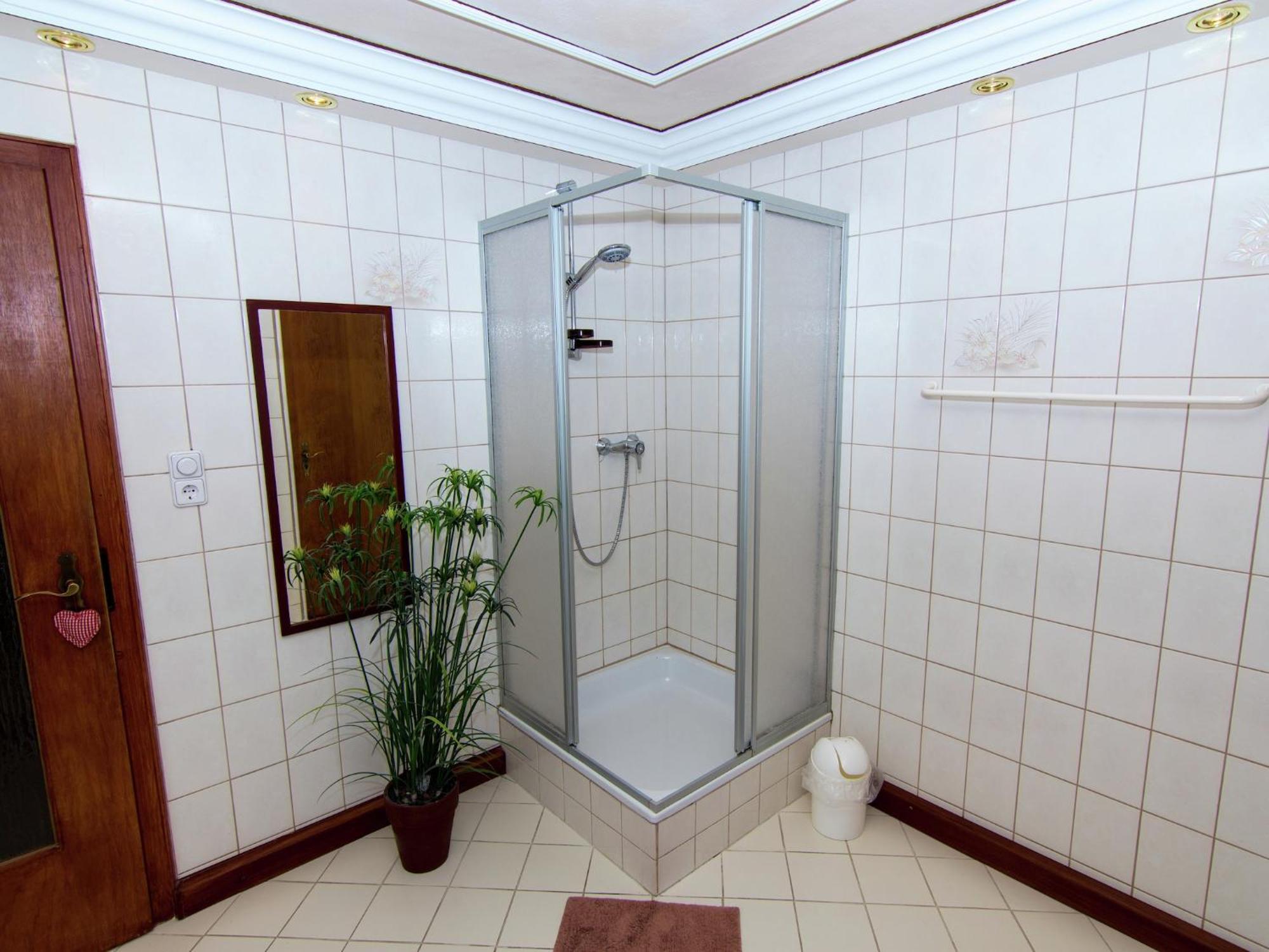Alluring Holiday Home In Ubersee With Whirlpool מראה חיצוני תמונה